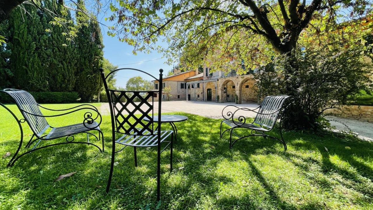 B&B Villa Dei Priori モンサンポーロ・デル・トロント エクステリア 写真