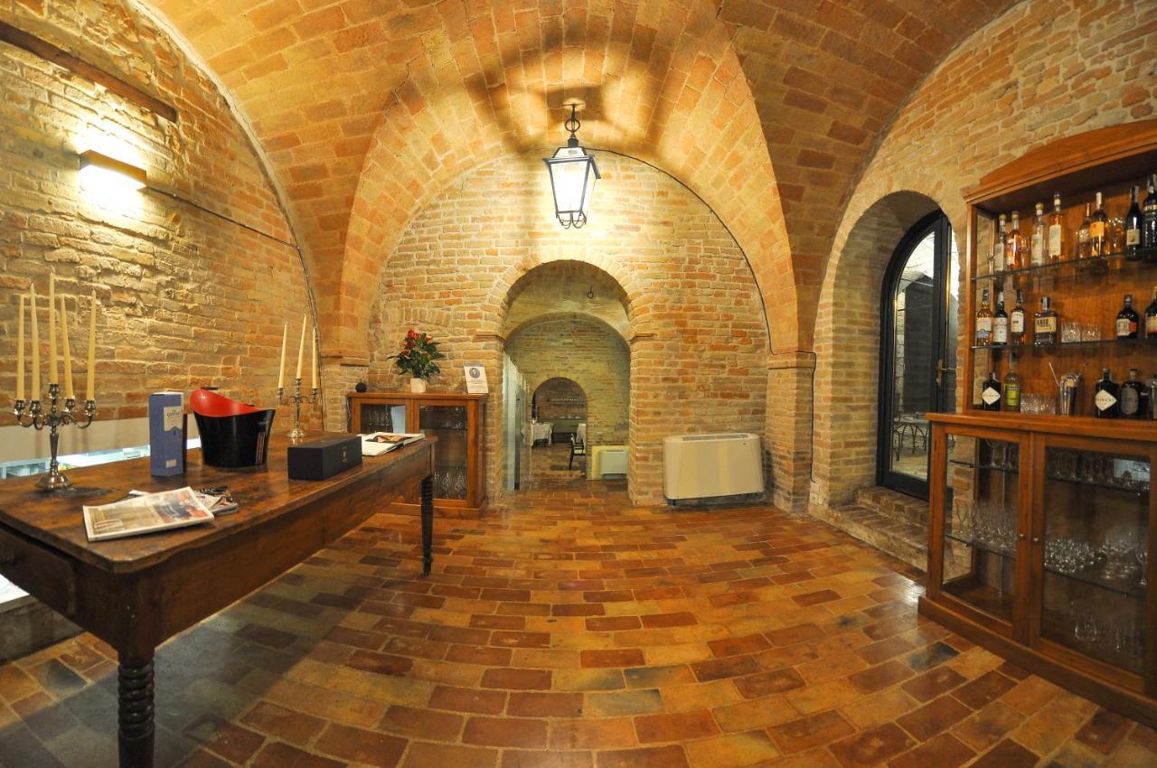 B&B Villa Dei Priori モンサンポーロ・デル・トロント エクステリア 写真