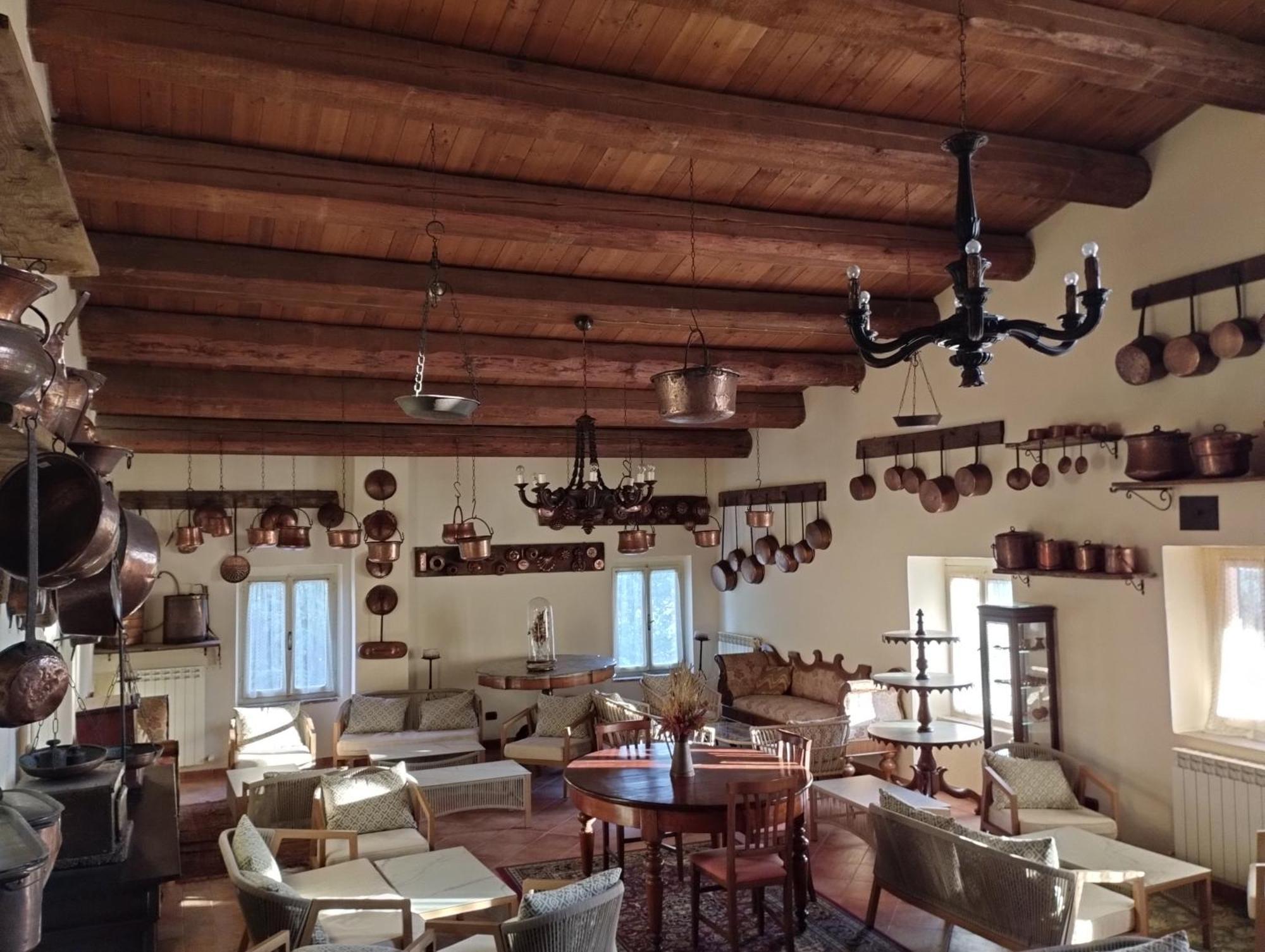 B&B Villa Dei Priori モンサンポーロ・デル・トロント エクステリア 写真